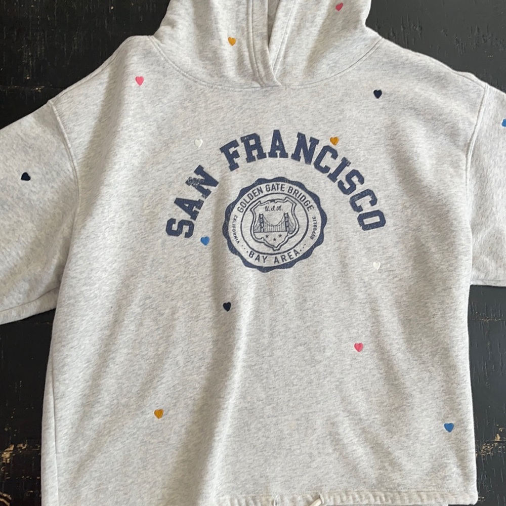 Gray hoodie rainbow with hearts